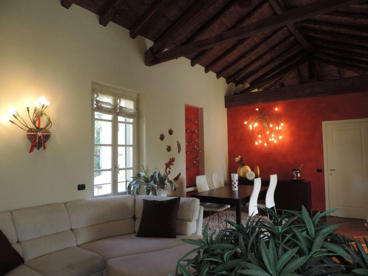 Feeling At Home - Varese Apartment Εξωτερικό φωτογραφία